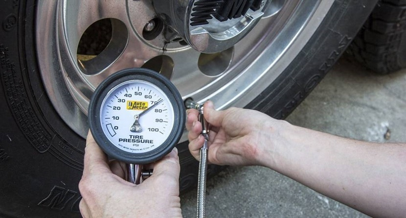 способы измерения давления в шинах грузового автомобиля